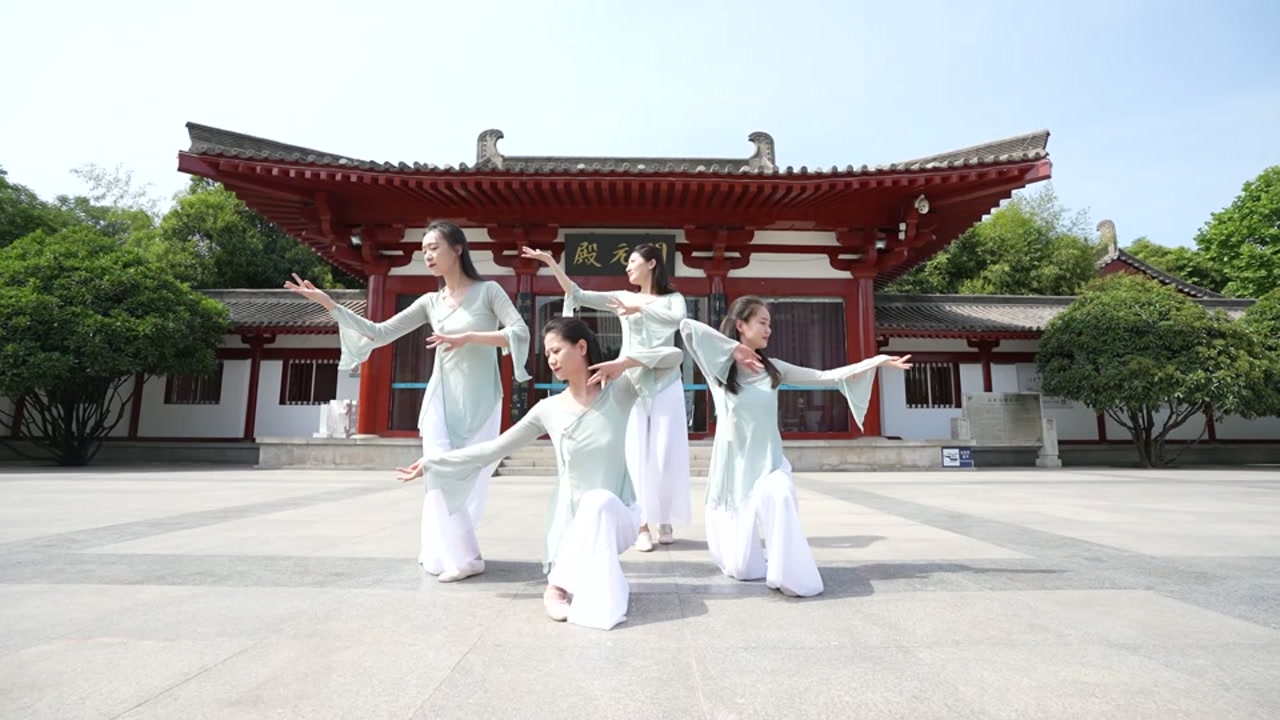 国风舞蹈短片《烟雨行舟》